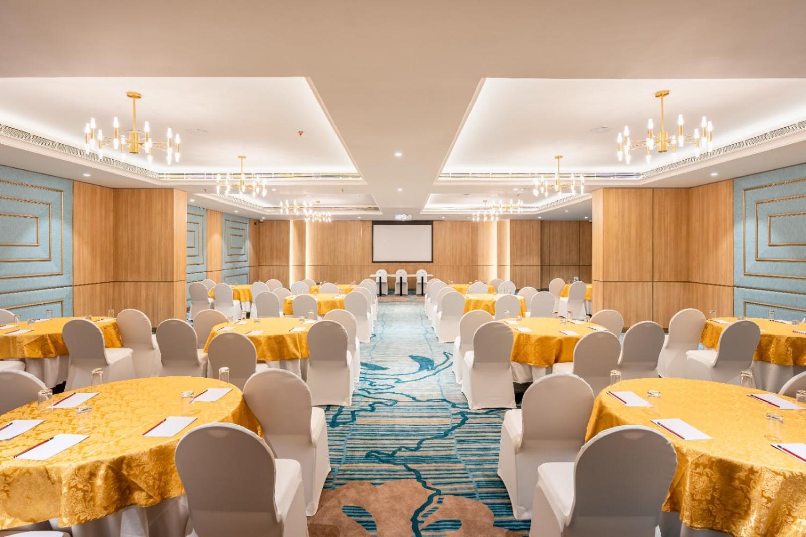 Park Inn & Suites By Radisson Thrissur East Fort Εξωτερικό φωτογραφία